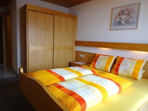 Schlafzimmer Top 2